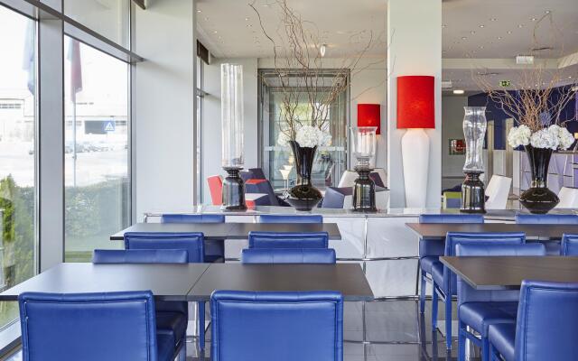 Holiday Inn Express Lisbon - Alfragide by IHG