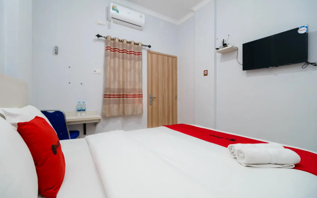 RedDoorz near Pantai Barat Pangandaran 2