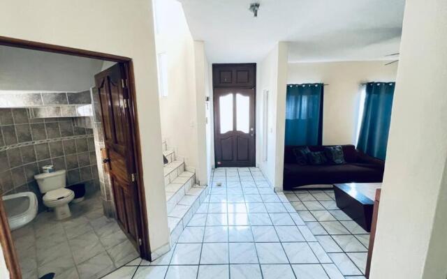 Casa grande con 4 habitaciones! Cerca del mar.