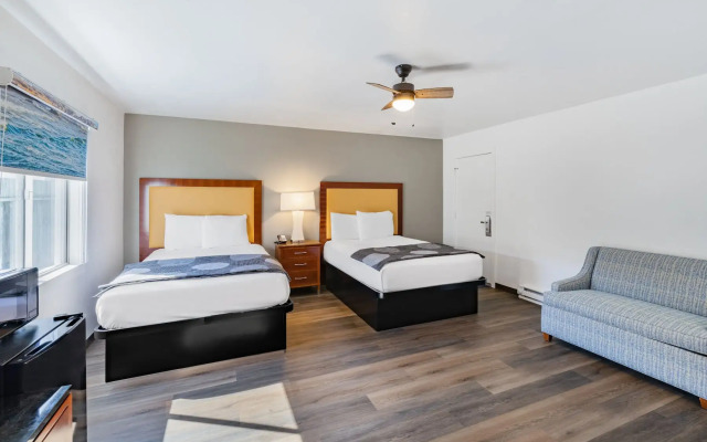 Oceanside Inn & Suites, a Days Inn by Wyndham