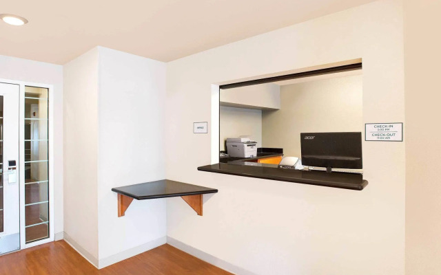 WoodSpring Suites College Station