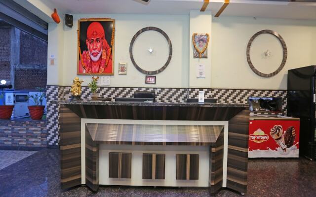OYO 12376 Hotel Dhanraj