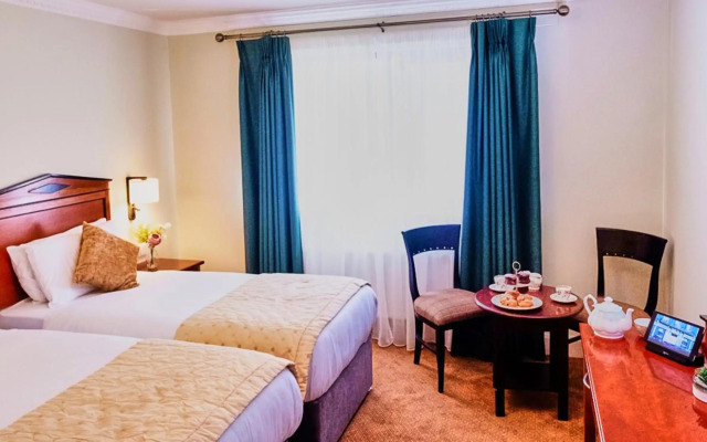 Lawlors Hotel