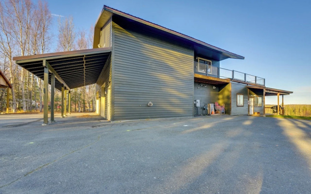 On-site Kenai River Fishing: Soldotna Apartment!