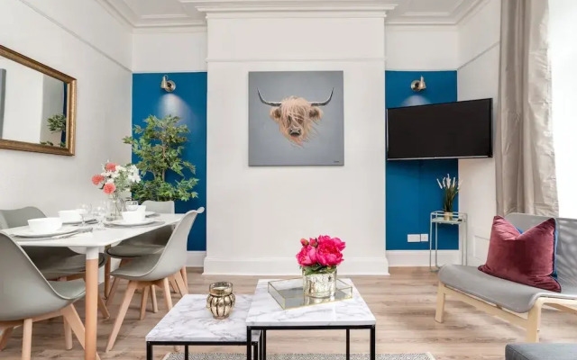 West Mount Apartment