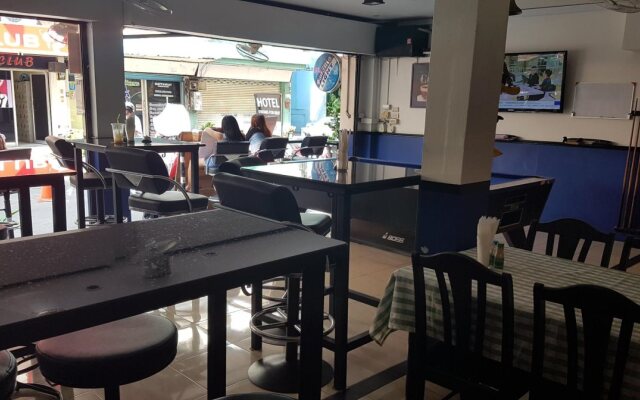 Sandman hotel and Sports bar