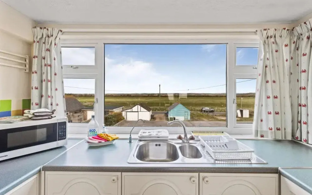 The Coastal Crab - Family-friendly Three-bed Beach House in Pevensey