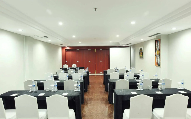 Grand Hatika Hotel