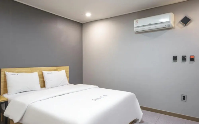 Gwangju Sangmu Su Hotel