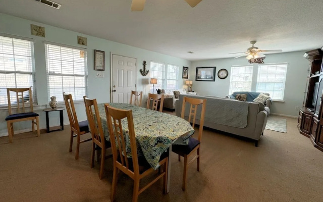 Sea Note 3 Bedroom Home by RedAwning