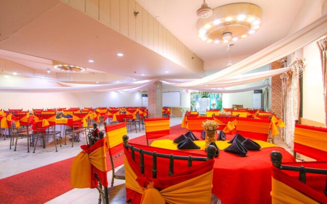 Rooms 498 Hostel