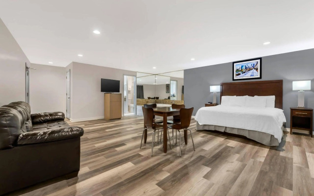 Rodeway Inn Lyons - La Grange