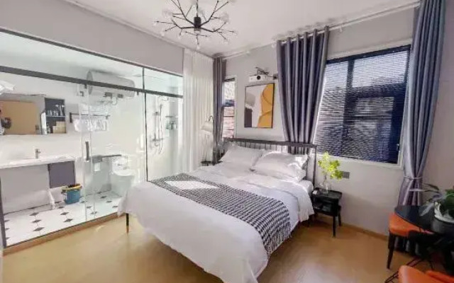 Xihe Small Resident Hostel (Yingtian Menluoyi Ancient City Store)