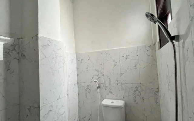 OYO 94579 Sm Raja Guest House
