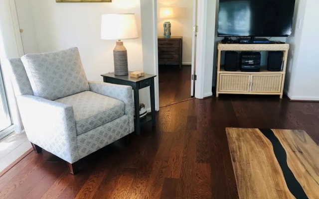 Holden Hideaway 2 Bedroom Condo by RedAwning