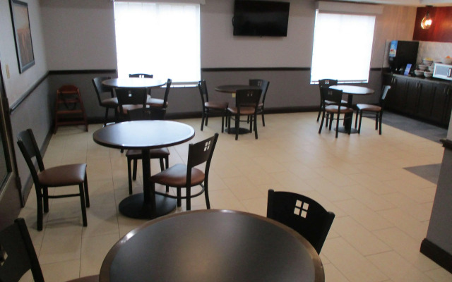 Best Western Carthage Inn & Suites