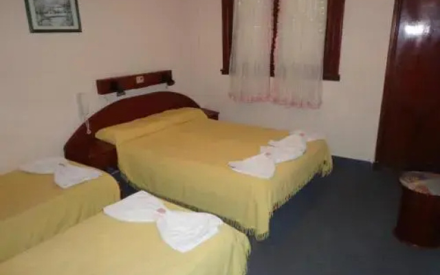 Hotel Shelter