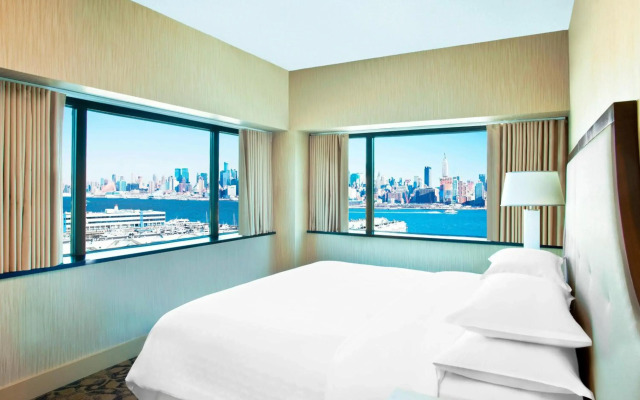 Sheraton Lincoln Harbor Hotel