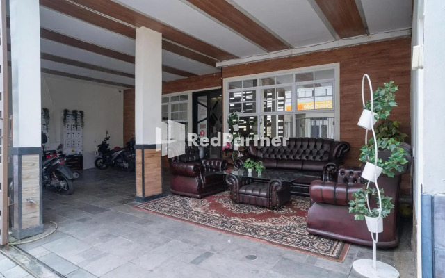 OYO 2248 Yayah Rooms Syariah