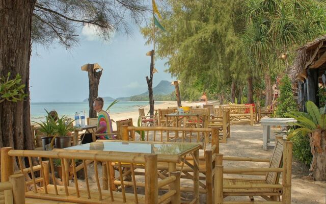 Koh Jum Freedom Resort