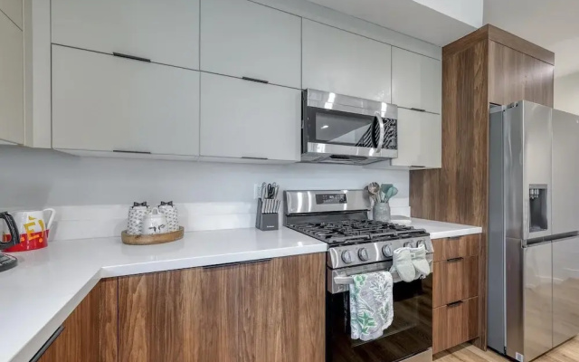 L.A Haven Georgous Townhome Garage Park