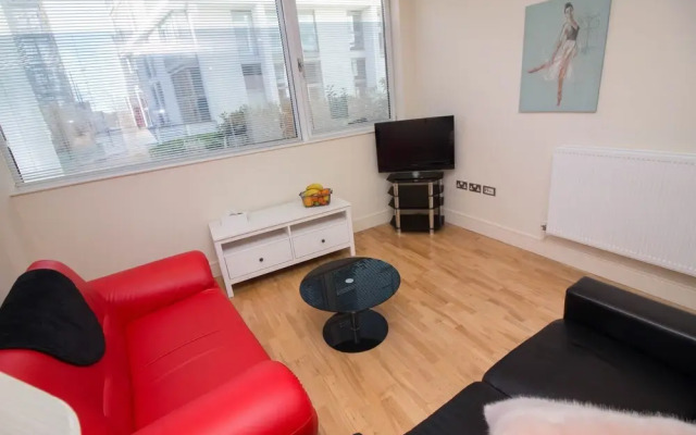 South Quay Apartment One