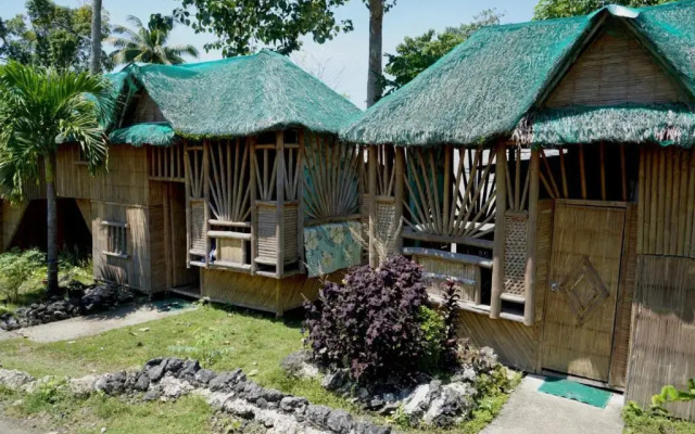 Nirvana Bamboo & Dive resort