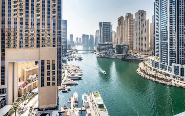 Warm & Spacious 2BR in The Famous Dubai Marina