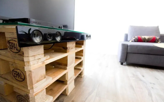 Ice Breaker Apartment