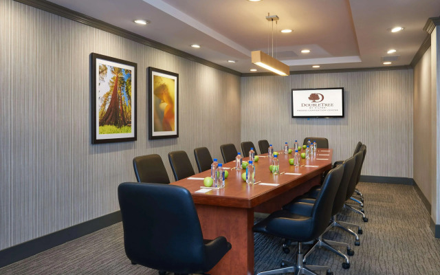 DoubleTree by Hilton Fresno Convention Center