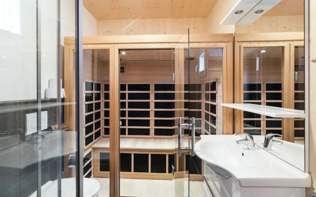 Chalet With Whirlpool tub