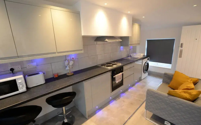 Simplistic Apartment in Coventry near Belgrade Theatre