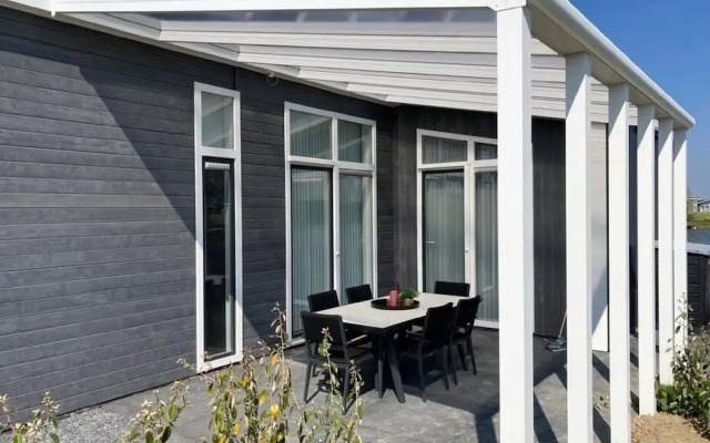 Beautiful Chalet With Spacious Jetty on the Water