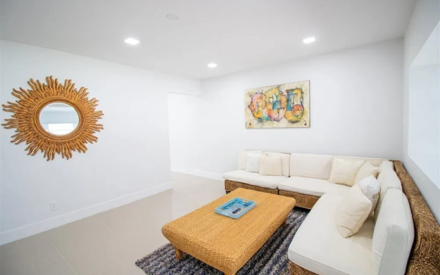 Like New Miami Springs Family Home