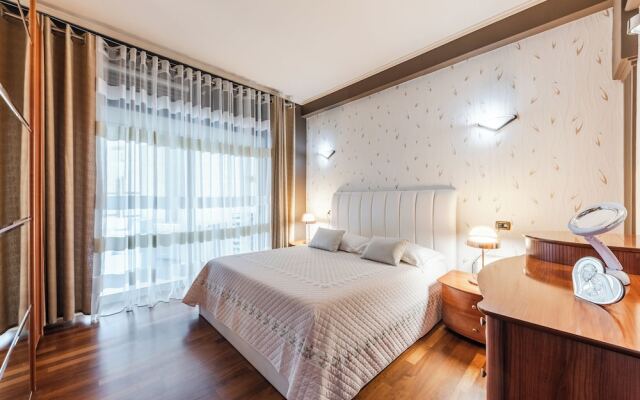 Vollga Luxury Seafront Suite