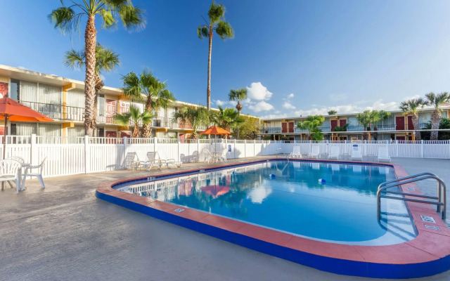 Howard Johnson by Wyndham Lakeland