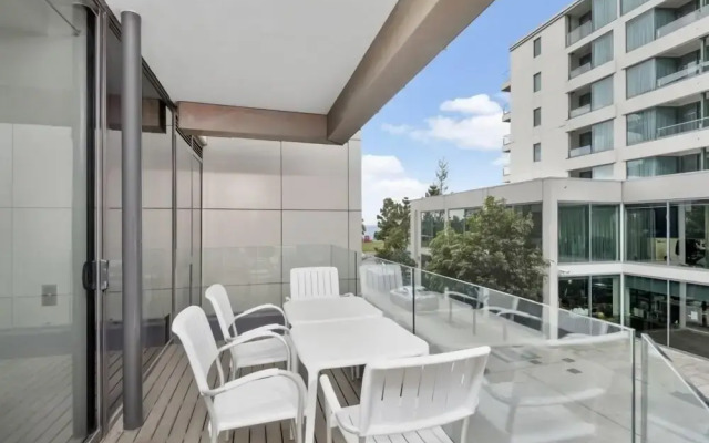 Edgewater 208