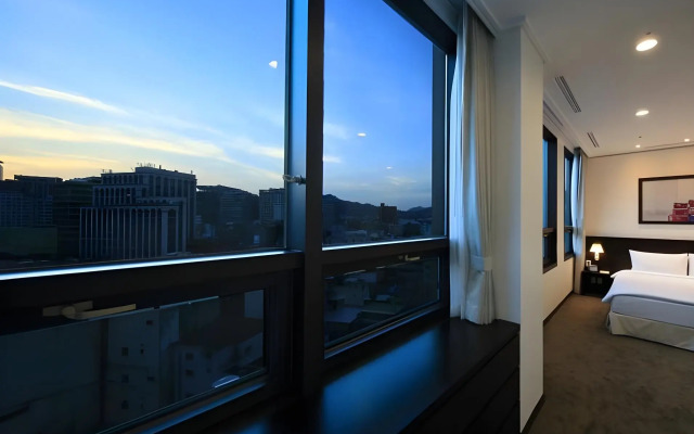 Orakai Insadong Suites