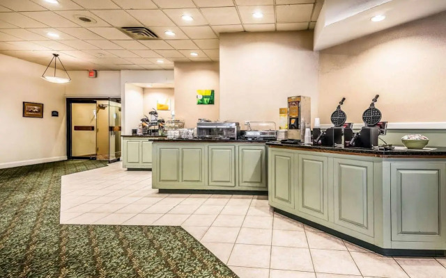 The Lux Hotel & Conference Center, an Ascend Collection Hotel