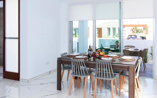 Carmen Paralimni in Paralimni