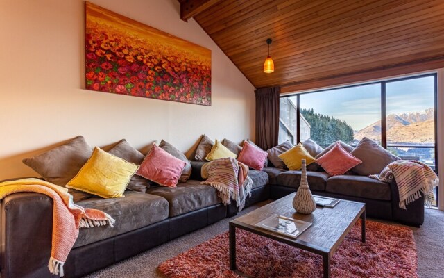 Spacious Lake View Townhouse Unbelievable SPA