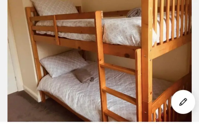 Cosy Dog Friendly Cottage, Sleeps 4, Bridlington