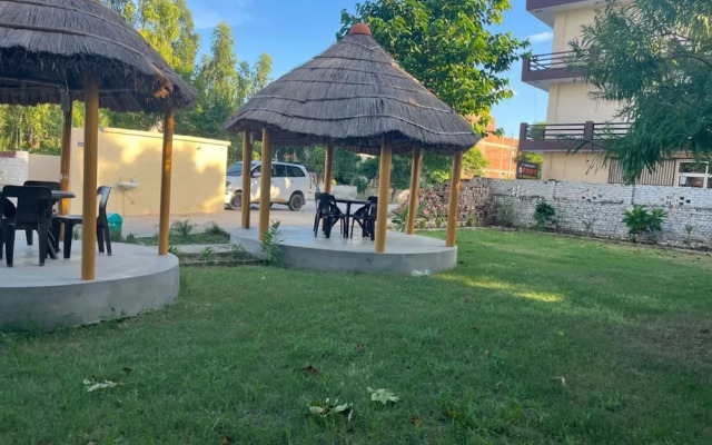 Goroomgo Shree Raj Homestay Ayodhya