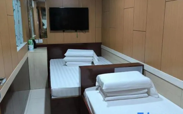 WIDE EVER HOSTEL (Mongkok MTR Exit E1)