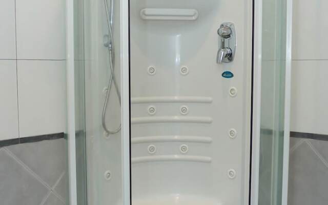 FM Deluxe 2-BDR Apartment - Varna Port