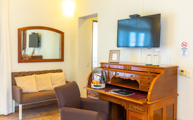 Grand Las Nubes by Inmense