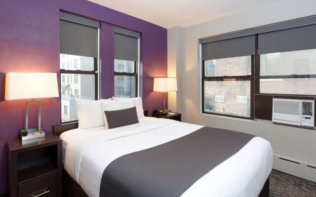 La Quinta Inn & Suites by Wyndham New York City Central Park