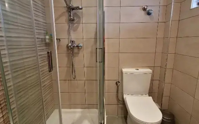 Alexandra Apartment 13