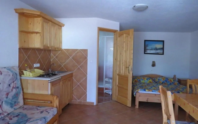 22 féröhelyes apartman