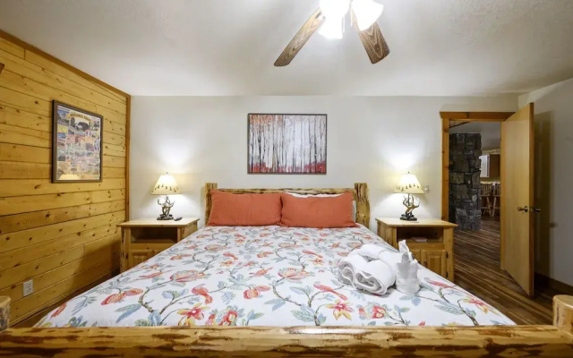 Lacey Dogwood Family Cabin With Free Wifi and Private BBQ by Redawning
